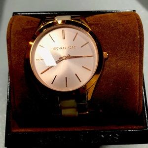 Ladies Michael Kors watch, great used condition. Everyday wear